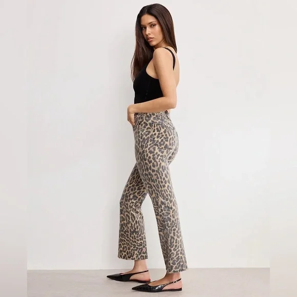 GOOD AMERICAN Good Kick Flare - Lucky Leopard - Picture 2 of 5